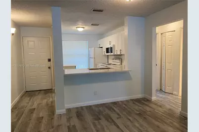 201 Lake Pointe Dr #205, Oakland Park, FL 33309 - Photo 7