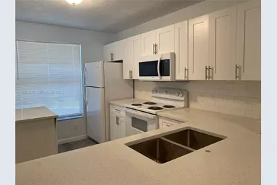 201 Lake Pointe Dr #205, Oakland Park, FL 33309 - Photo 3
