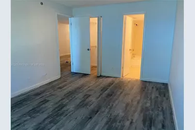201 Lake Pointe Dr #205, Oakland Park, FL 33309 - Photo 11
