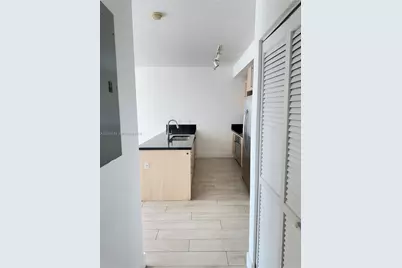 79 SW 12th St #1702-S, Miami, FL 33130 - Photo 17