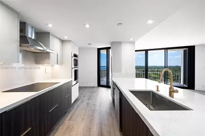 2000 Towerside Ter #1506, Miami, FL 33138 - Photo 3