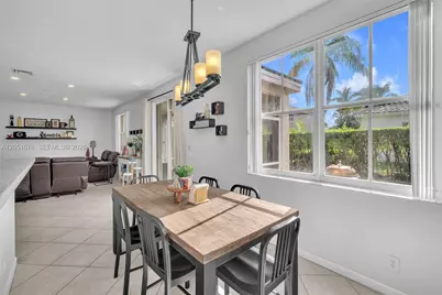 1058 Tupelo Way, Weston, FL 33327 - Photo 23