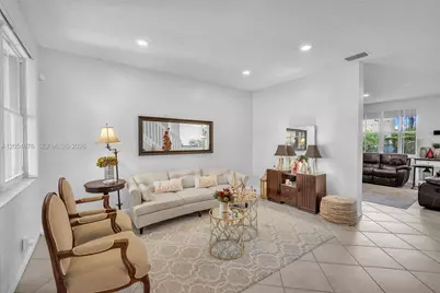 1058 Tupelo Way, Weston, FL 33327 - Photo 5
