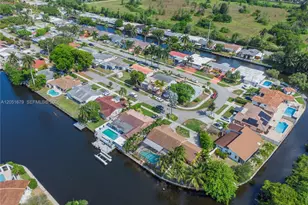 2917 McKinley St, Hollywood, FL 33020 - Photo 9