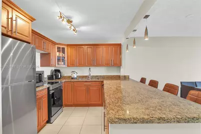 2500 Parkview Dr #2411, Hallandale Beach, FL 33009 - Photo 7