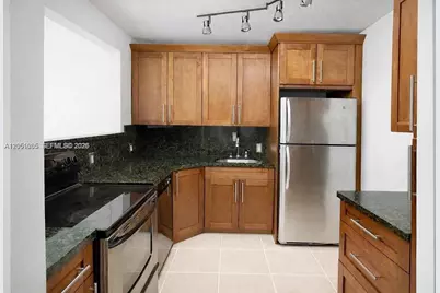 100 Bayview Dr #310, Sunny Isles Beach, FL 33160 - Photo 9