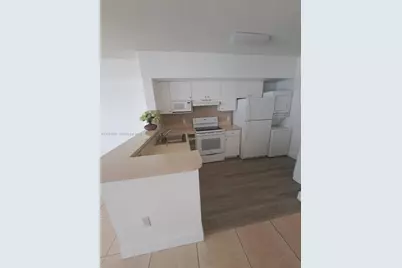 5085 NW 7th St #810, Miami, FL 33126 - Photo 3
