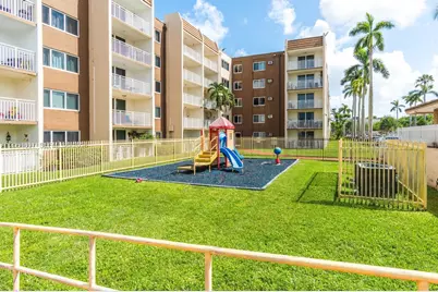 6950 Miami Gardens Dr #2-501, Hialeah, FL 33015 - Photo 11