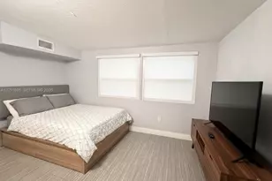 10417 NW 129th St, Hialeah Gardens, FL 33018 - Photo 5