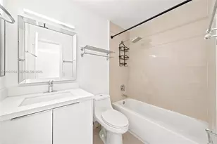 9674 Fontainebleau Blvd, Miami, FL 33172 - Photo 43