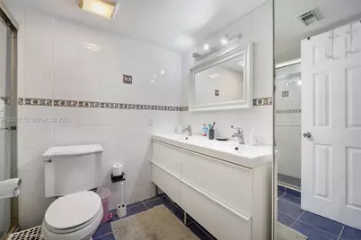 1801 S Treasure Dr #421, North Bay Village, FL 33141 - Photo 9