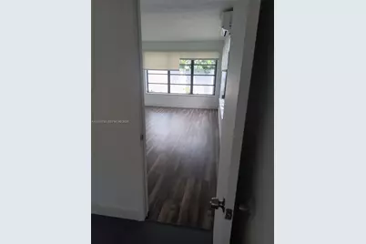 1024 N Tyler St #1, Hollywood, FL 33019 - Photo 9