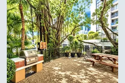 1450 Brickell Bay Dr #801, Miami, FL 33131 - Photo 15