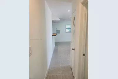 2710 NW 52nd Pl, Tamarac, FL 33309 - Photo 9