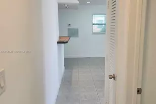 2710 NW 52nd Pl, Tamarac, FL 33309 - Photo 9
