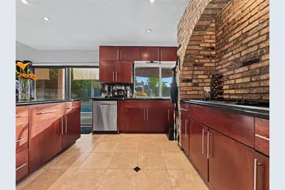 9720 E Calusa Club Dr, Miami, FL 33186 - Photo 35