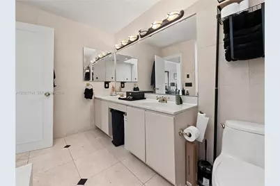 9720 E Calusa Club Dr, Miami, FL 33186 - Photo 19