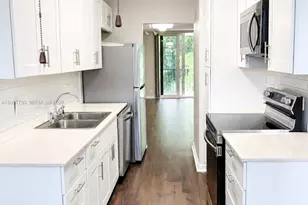 250 Jacaranda Dr, Plantation, FL 33324 - Photo 3
