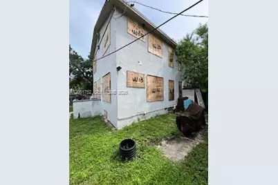 1133 NW 79th Ter, Miami, FL 33150 - Photo 15