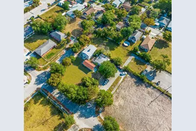 1133 NW 79th Ter, Miami, FL 33150 - Photo 3