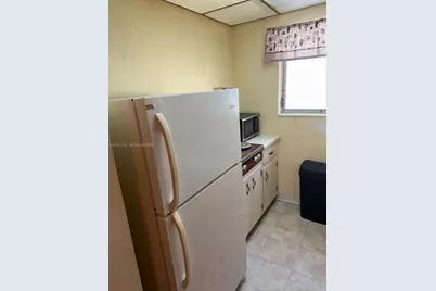 8132 Harding Ave #9, Miami Beach, FL 33141 - Photo 5