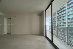 77 SE 5th St, Miami, FL 33131 - Photo 5