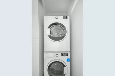 121 NE 5th St #304, Miami, FL 33132 - Photo 25