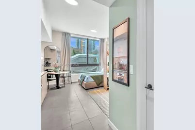 121 NE 5th St #304, Miami, FL 33132 - Photo 31