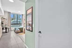 121 NE 5th St, Miami, FL 33132 - Photo 31