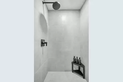 121 NE 5th St #304, Miami, FL 33132 - Photo 23