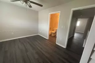 323 E Palm Cir E, Pembroke Pines, FL 33025 - Photo 15