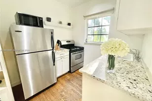 439 15th St, Miami Beach, FL 33139 - Photo 5