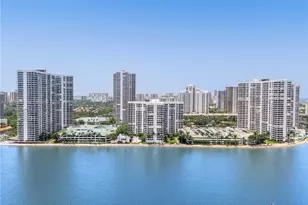 3600 Mystic Pointe Dr, Aventura, FL 33180 - Photo 3