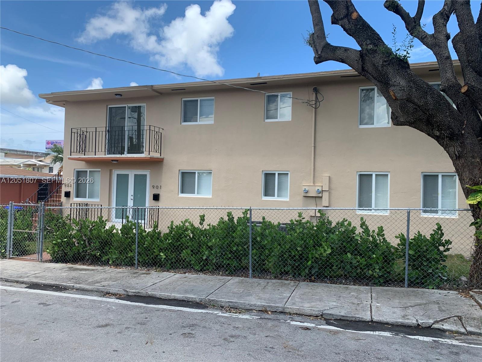 901 NW 22nd Ct #0 - 901 NW 22nd Ct #0, Miami, FL 33125 Luxury Property | Jose Angel Pina
