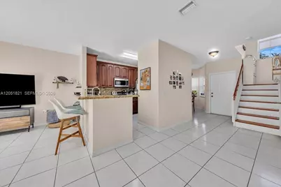 16138 Emerald Cove Rd, Weston, FL 33331 - Photo 7