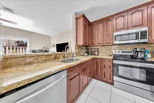 16138 Emerald Cove Rd, Weston, FL 33331 - Photo 5