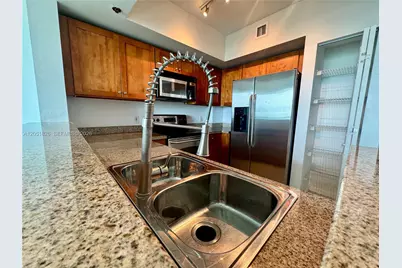 1723 SW 2nd Ave #704, Miami, FL 33129 - Photo 15