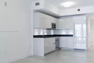 1010 Brickell Ave, Miami, FL 33131 - Photo 9