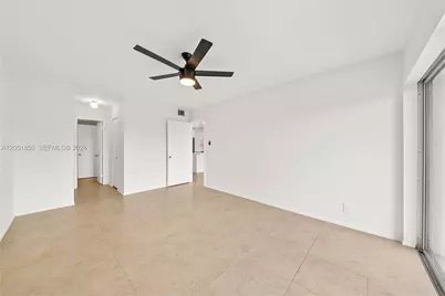 7900 Camino Cir #406, Miami, FL 33143 - Photo 11