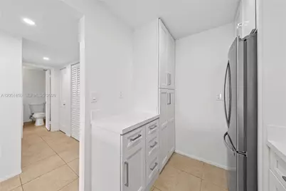 7900 Camino Cir #406, Miami, FL 33143 - Photo 3
