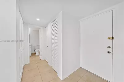 7900 Camino Cir #406, Miami, FL 33143 - Photo 5