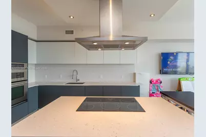 1300 Brickell Bay Dr #3804, Miami, FL 33131 - Photo 23