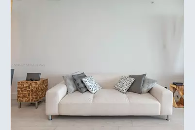 1300 Brickell Bay Dr #3804, Miami, FL 33131 - Photo 15