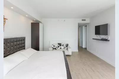 1300 Brickell Bay Dr #3804, Miami, FL 33131 - Photo 37