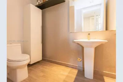 1300 Brickell Bay Dr #3804, Miami, FL 33131 - Photo 35