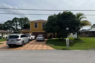 402 SE Crosspoint Dr, Port Saint Lucie, FL 34983 - Photo 1