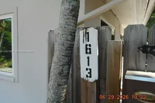 1613 NE 25th St, Wilton Manors, FL 33305 - Photo 21