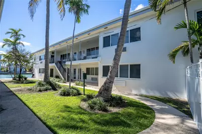 8330 Byron Ave #7, Miami Beach, FL 33141 - Photo 15