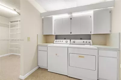 3650 Whitehall Dr #305, West Palm Beach, FL 33401 - Photo 17