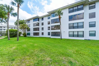 3650 Whitehall Dr #305, West Palm Beach, FL 33401 - Photo 29
